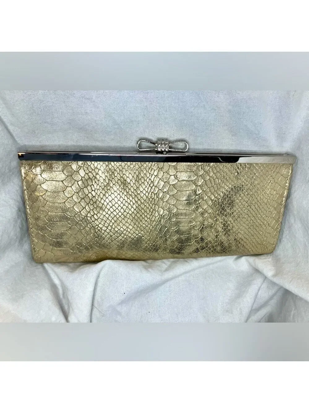 🔥NEW🔥 INC Metalic Gold/Solver Snakeskin Leather Clutch w/Crystal Bow Clasp